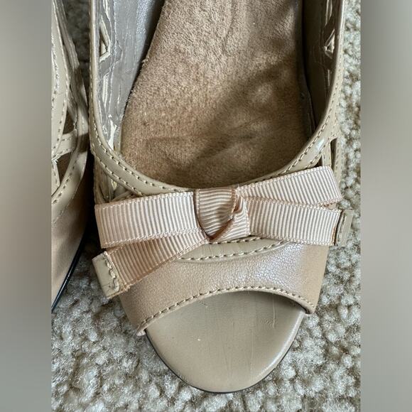 Ellen Tracy Madison Peep-toe heels Sandals Beige/Tan Size 7 - Picture 12 of 12